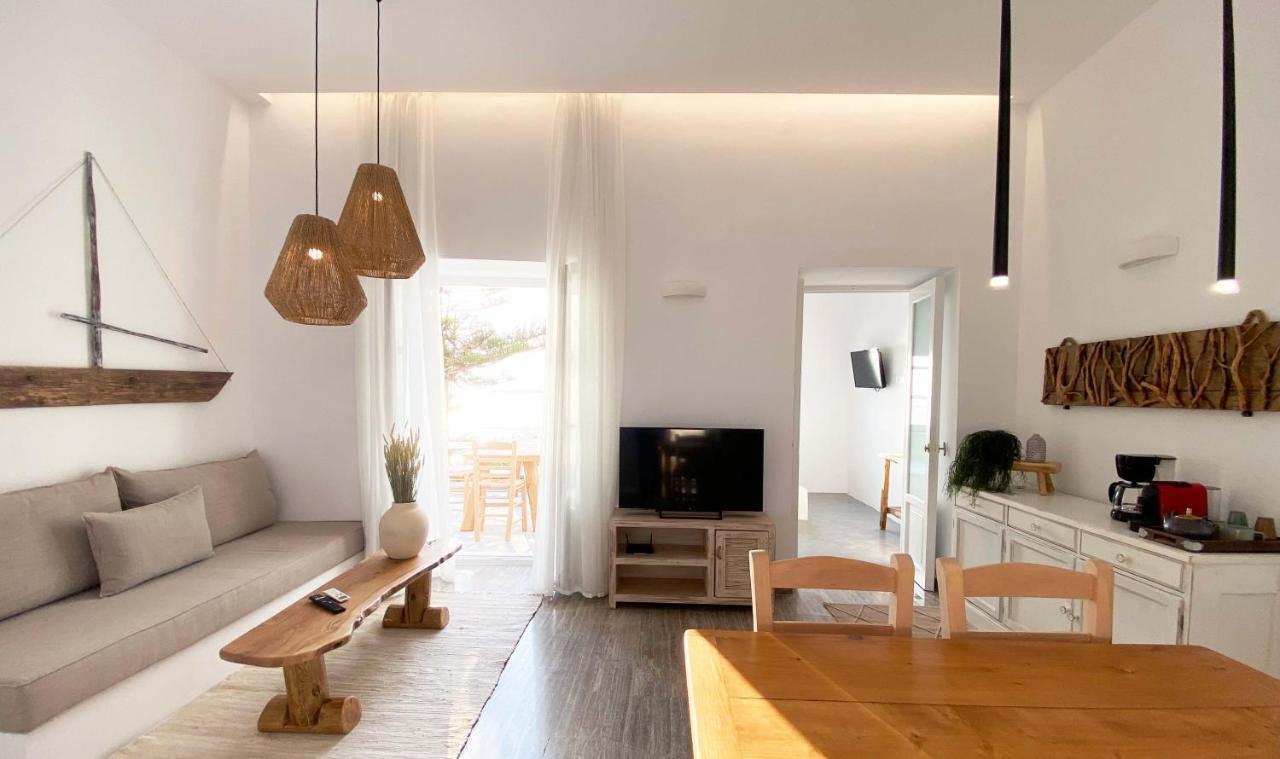 Lyra Seafront Apartment , Paroikia Town Center 外观 照片