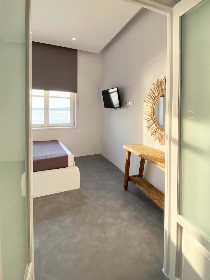 Lyra Seafront Apartment , Paroikia Town Center 外观 照片