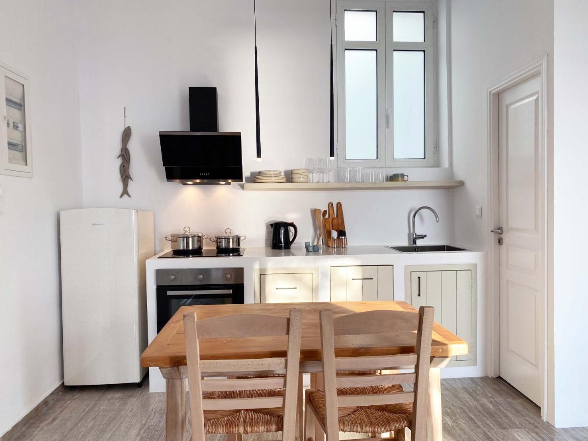 Lyra Seafront Apartment , Paroikia Town Center 外观 照片
